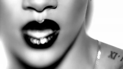 Rihanna ft. Slash - Rockstar 101 ( официално видео V E V O ) 