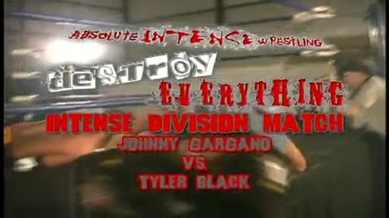 Tyler Black ( Seth Rollins ) vs Johnny Gargano