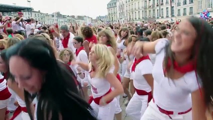 Най- Големия Flash Mob с песни на Лейди Гага
