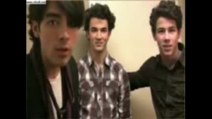 Jonas Brothers - Happy Holiday