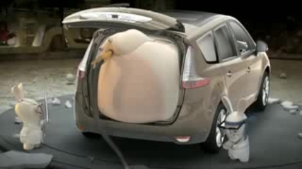 *зайците - Кретени Тестват Renault Grand Scenic - Багажник 