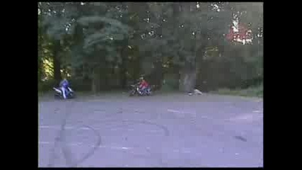Suzuki Bandit Drifting & Stunts