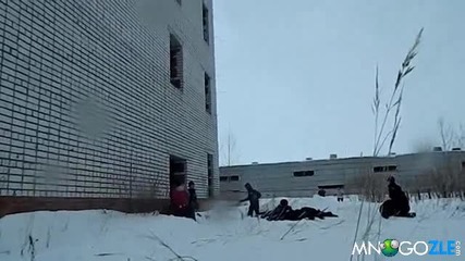 Руско камикадзе скача от 4 етаж