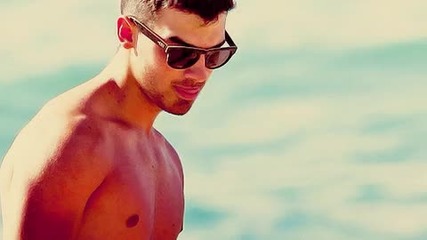 For Fun.. Joe Jonas " I'm sexy and I know It"