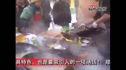 Най - бързият китайски уличен готвач!