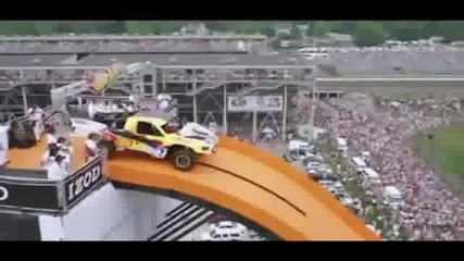 Record mundial de salto con coche