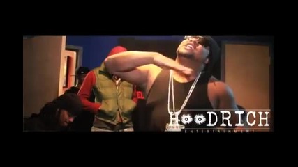 Lil Hot feat. Waka Flocka - Jumping Out The Gym