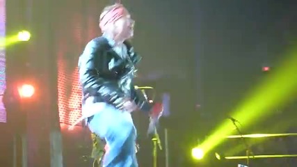 Guns N' Roses - Whole Lotta Rosie - Allstate Arena Chicago 15,2011