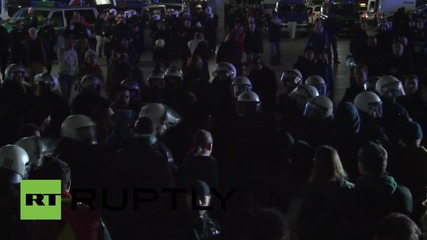Germany: Tensions high as police block thousands at Cologne train station