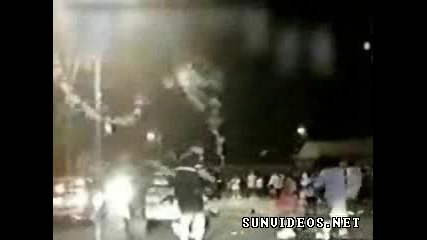 Как полицията се справя с фоерверките... 