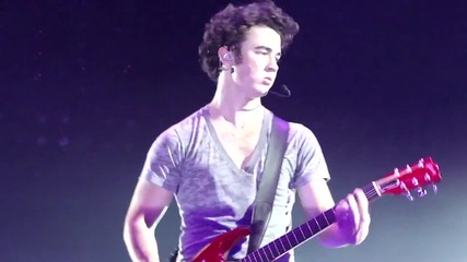 Jonas Brothers & Demi Lovato - This Is Me (front Row) Toronto 09 Hd 