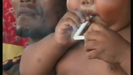 Бебе пуши по 40 цигари на ден!