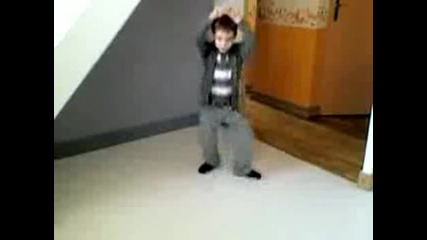 Сладко Хлапе Танцува