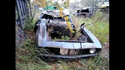 стари изоставени коли