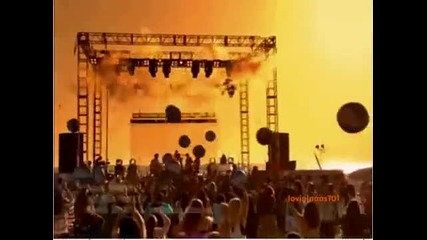 Jonas Brothers - Set This Party Off - Official Music Video (jonas La) 