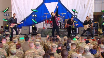 Morgan Wallen performs "Whiskey Glasses:" WWE Tribute to the Troops 2018