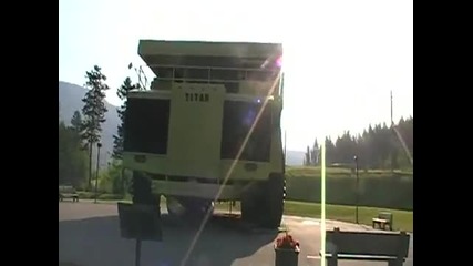 Чудовищен камион