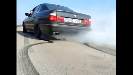 Bmw 525i burnout 