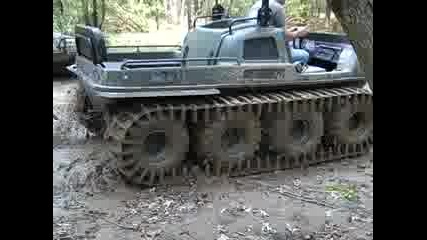 Mudd-ox 8x8 with Adair tracks putting on a show at river run