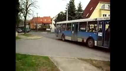 Ikarus buses in the world 79 (415 vs 435) 