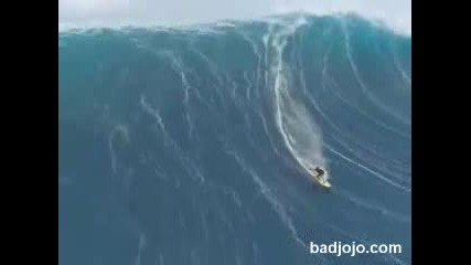 Сърфист яхва най - голямата вълна в света (monsterwelle) 