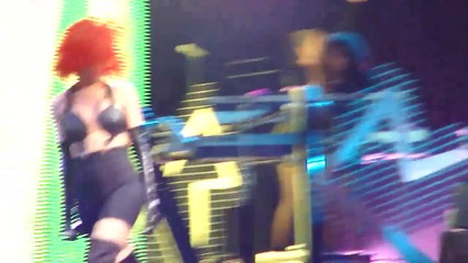 Rihanna - Live Your Life (at the New York State Fair 2010) 