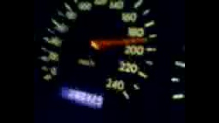 Mercedes Benz Ml500 Going 200 Km/h