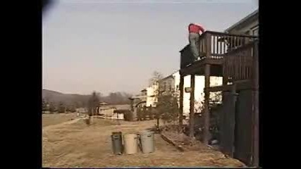 Скок от балкона в кофа за буклук
