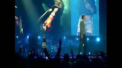 Eminem Feat. Rihanna Love The Way You Lie (live) 