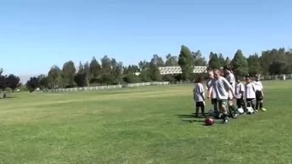 Женска футболна школа