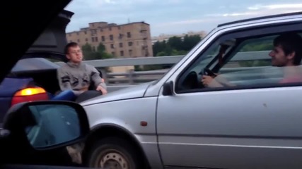 Така се бута кола в Русия