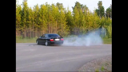Великолепно!bmw M3 Donuts