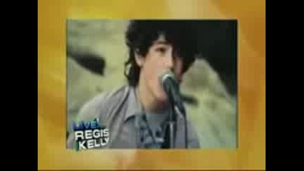 Jonas Brothers - Paranoid live on Regis and Kelly