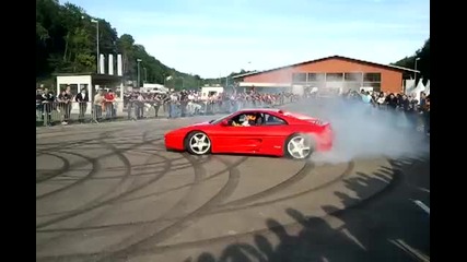 Дрифт с Ferrari 355 !