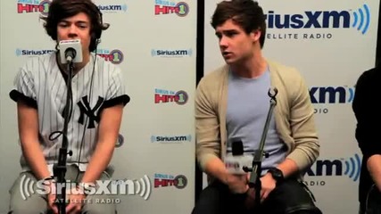 One Direction - What Makes You Beautiful "live on Siriusxm"