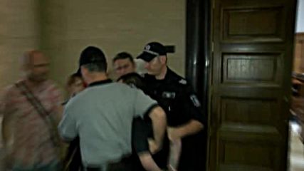 Оставиха в ареста обирджията от заложната къща на "Ломско шосе"