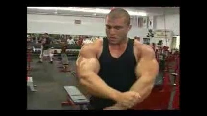 Mike Grossi biceps