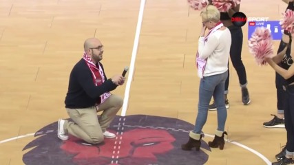 Предложение за брак на паркета в "Лига Ендеса"
