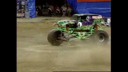 Monster Jam - Grave Digger Freestyle from St. Louis