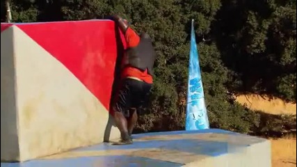 Wipeout Season 3 _ Shake your bon bon
