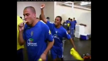 Robinho hits Ronaldo