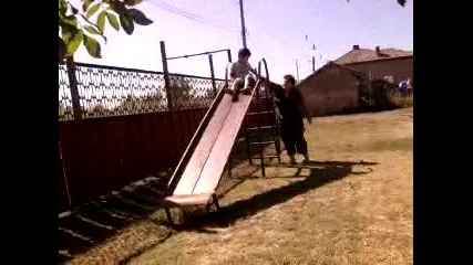 Лекси си играе с Cара ..[!] *смях*