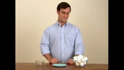Белене на сварено яйце само за 10 секунди!
