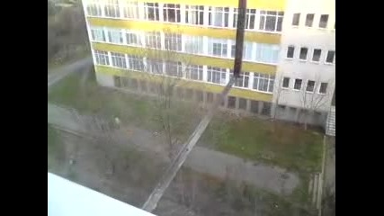 мъж рита собственото си дете около 6 - 7 години пред 40 - то Соу в София 