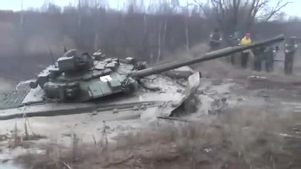 Руски танк Т-90 (1000 к.с.) засяда в калта