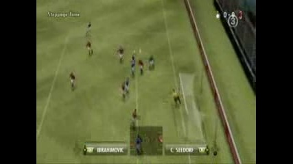 Ибрахимович играе Pes