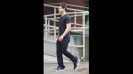 New New Moon Taylor Lautner jumper under the rain in Vancouverexclusive new moon 