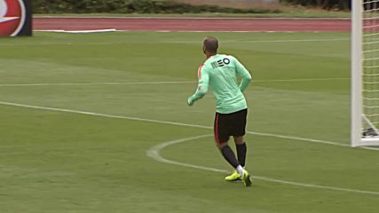 Португалия тренира за полуфинала с Уелс на UEFA EURO 2016