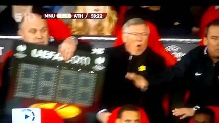 Алекс Фергюсън изяде табло :d