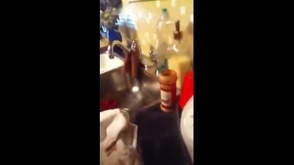 Girl pees from cinnamon challenge !